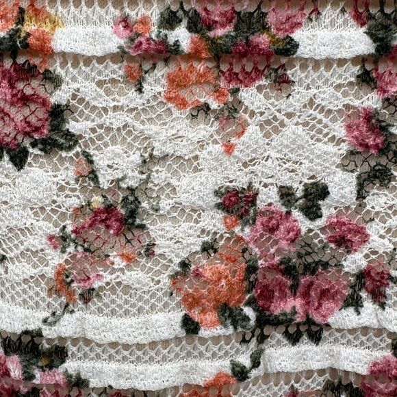 Just Me floral print summer dress… with lace and crochet middle. - Picture 5 of 7